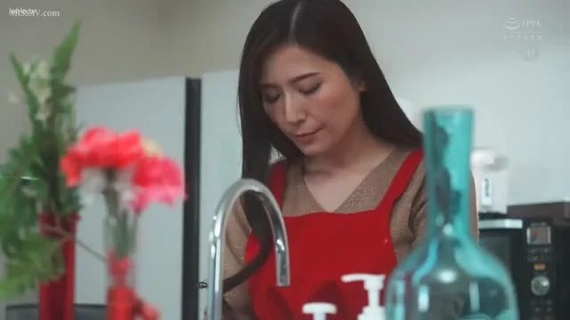 JUQ-206 Yuna Shiina và sự phản bội chấn động trong buổi chụp ảnh khỏa thân
