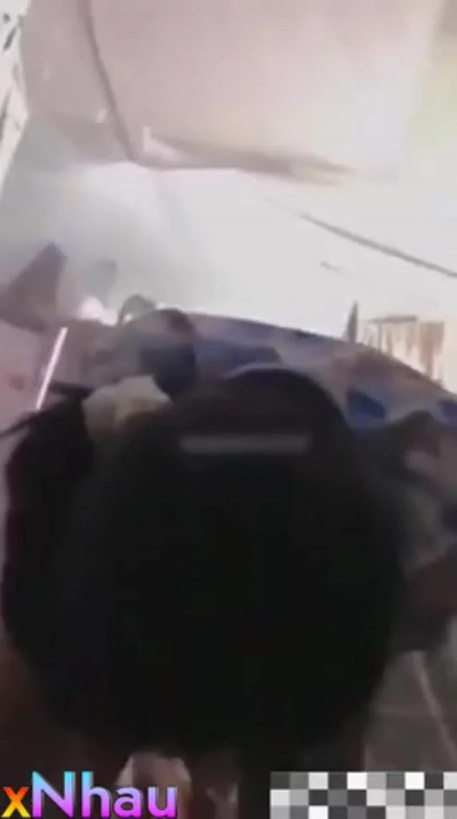 Clip Sex Mới sáng dậy em đã thèm mùi chim