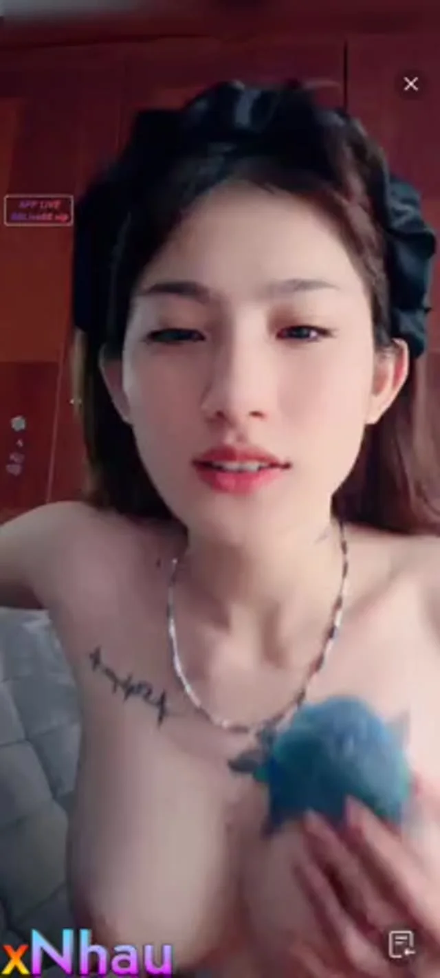 Idol Huỳnh Bảo Trân live cặp bưởi siêu khủng cực ngon p2