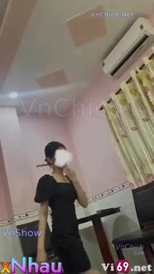 Đang làm tình với anh thì người yêu em gọi phải tạm dừng cuộc chơi để nghe máy 2