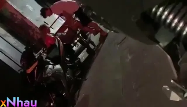 Cặp đôi Tây lông k biết vì sao mà hứng quá cởiđồ địt nhau ngay trg hẻm khi du lịch VN