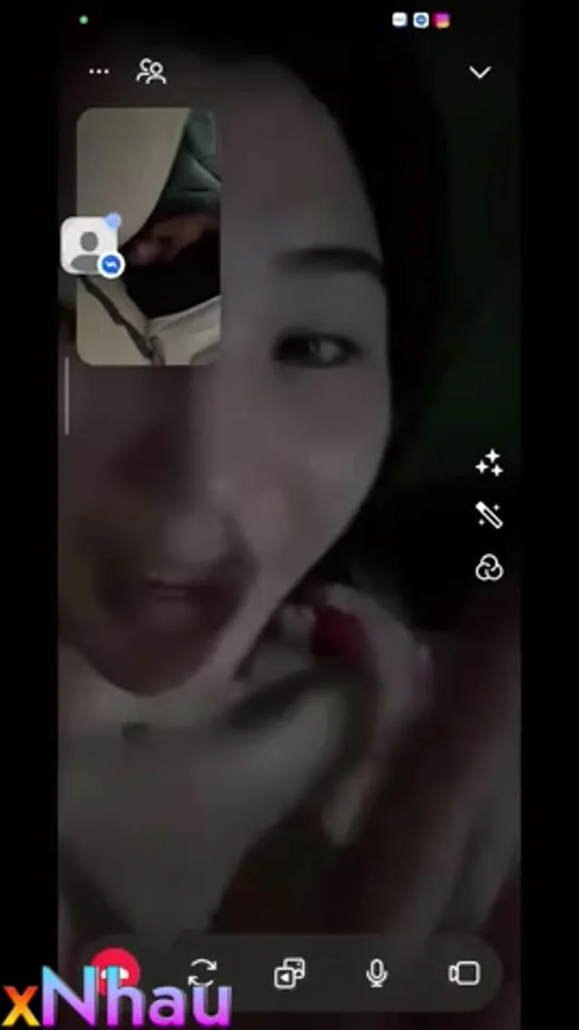 Video call sục cặc của hai chị em