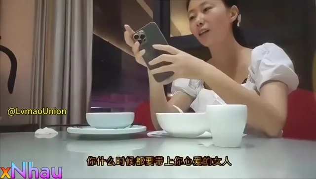 Đi ăn gặp lại con đĩ dâm đưa về nhà địt tập thể