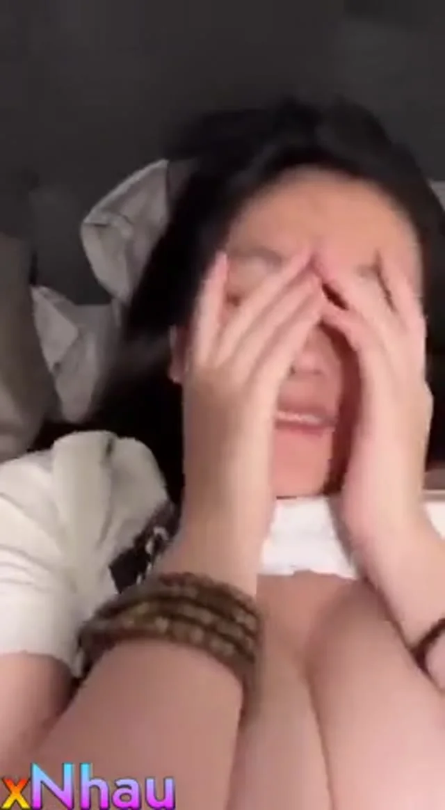 Địtem rau hàng ngon vú to lồn múp rên la dâm đãng kích thích