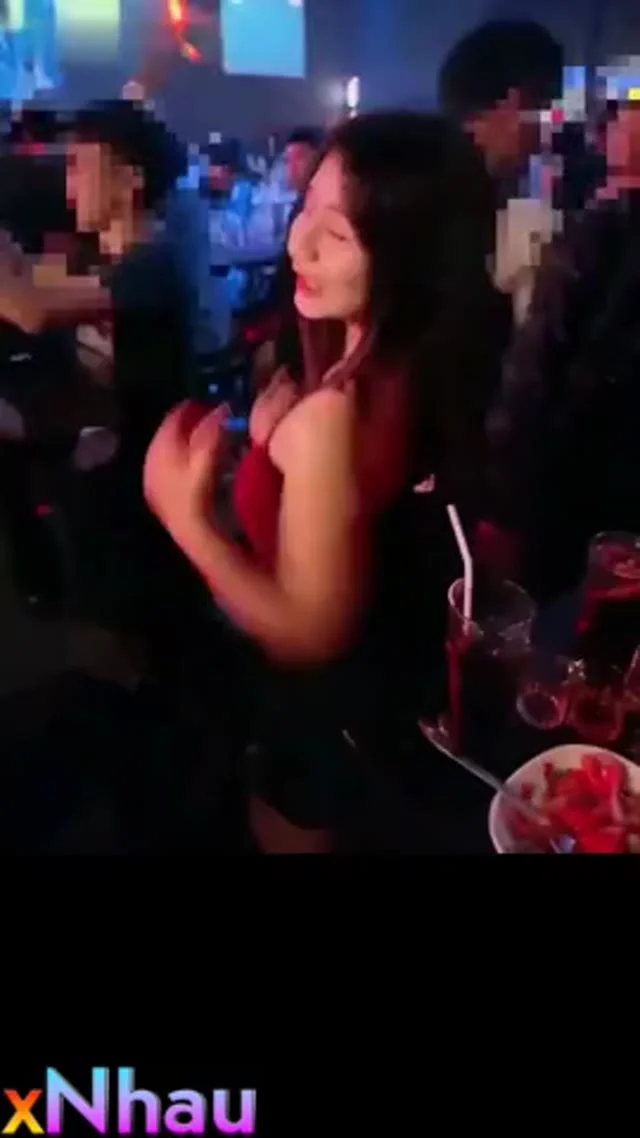 Thác Loạn H Clup Bãi cháy, Phê Thuốc Gạ e Dancer Bú cu đjt Nhau xuất tinh đầy lồn
