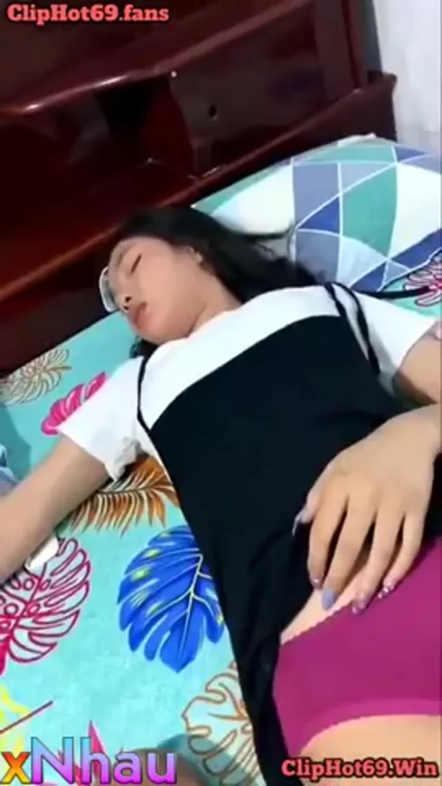 Súc vật, Hấp Dâm lồn con bạn ka9 Say dâm thủy chảy ướt quần lót