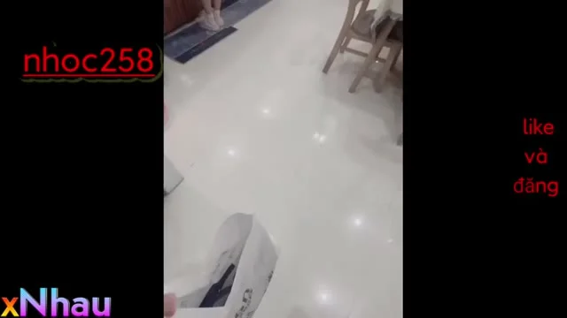 Anh thợ sửa ống nước may mắn và chị chủ nhà dâm đãng khẩu dâm nghe sướng vl ra
