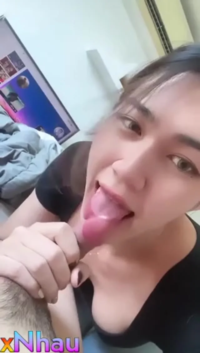 Con Chị Lên Cơn Nứng Lồn Vạch Cu Thằng Em Ra Bú Liếm